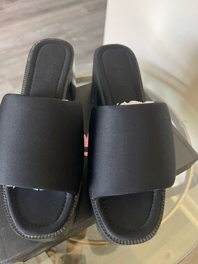 Black Chunky Heel - Minimal Wide Band